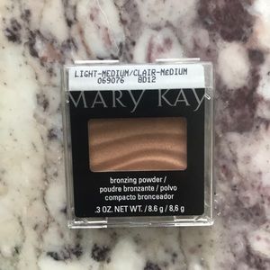 Bundle of 2 Light to Medium Bronzing Powders